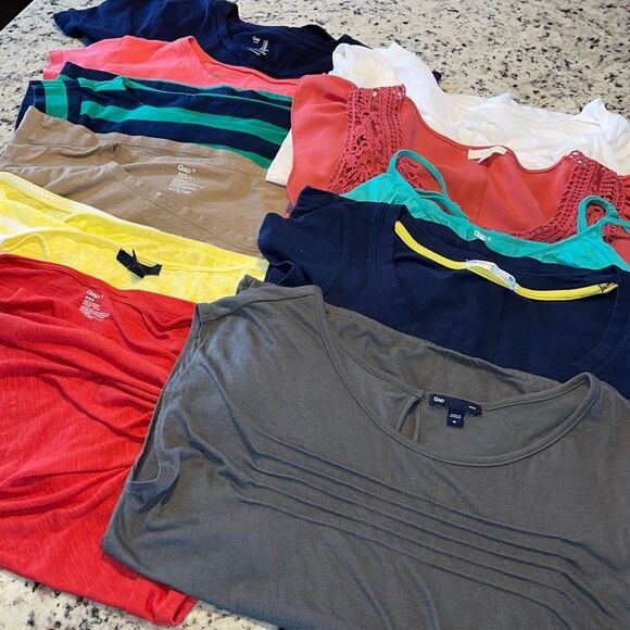 Mixed Bundle‎ Of Gap Womens Tank Top Blouse T-Shirt Assorted Size Medium - Picture 1 of 7